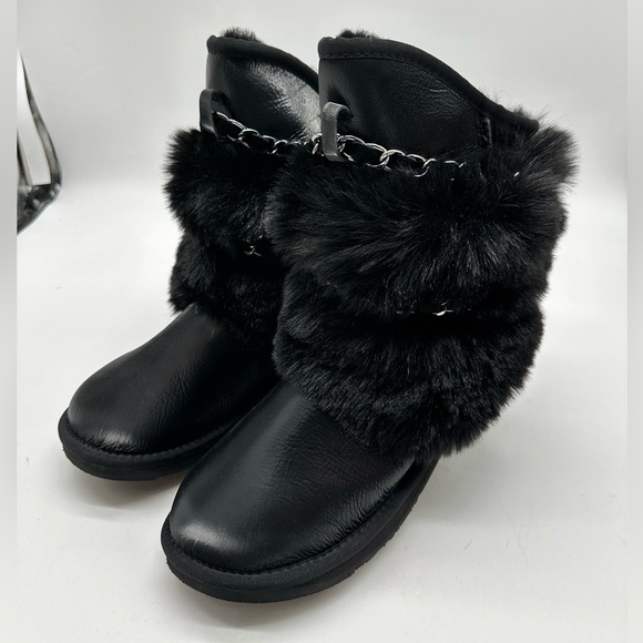 Australia Luxe Collective NWT Atilla Short Shearling Black Satin US 9 - Picture 5 of 6